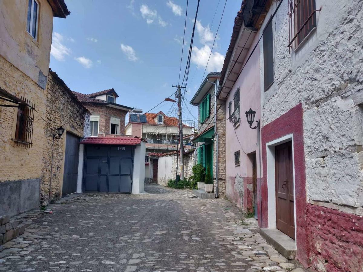 Private Apartment Elbasan Historic Center Luaran gambar