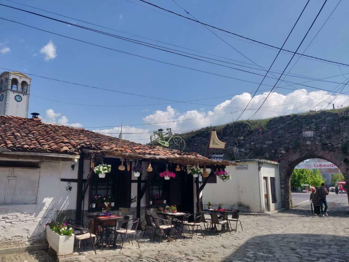 Private Apartment Elbasan Historic Center Luaran gambar